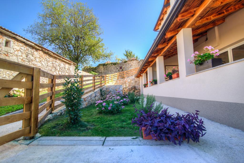 Dobra Hisa Zdravja Cicarija Hotel Golac Exterior photo